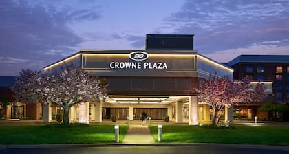 Crowne Plaza Providence-Warwick Airport, an IHG Hotel