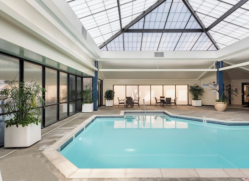 Crowne Plaza Providence-Warwick Airport by IHG
