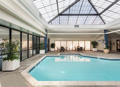Crowne Plaza Providence-Warwick Airport by IHG