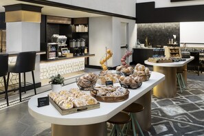 Frühstück und Abendessen