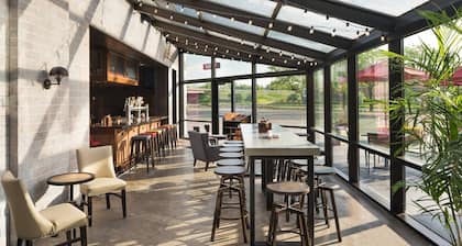 Delta Hotels by Marriott Minneapolis Northeast