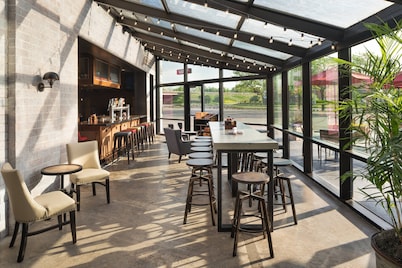 Delta Hotels by Marriott Minneapolis Northeast