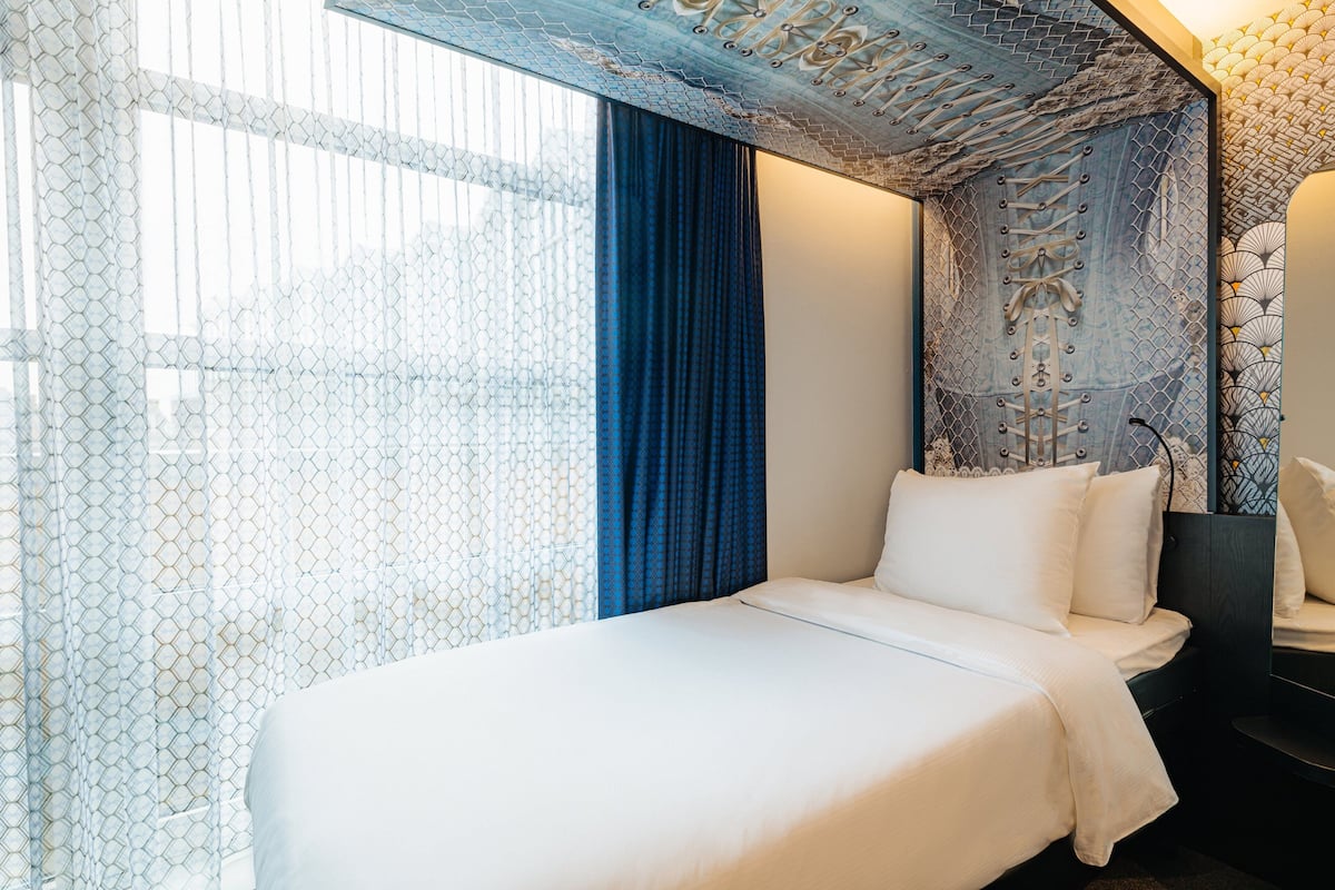 Room, 1 Twin Bed (Small) | Premium bedding, in-room safe, desk, laptop workspace