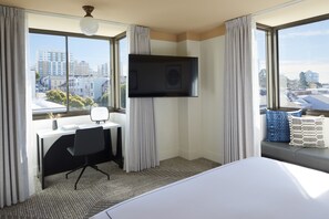 Room, 1 King Bed, Corner (Spa) | Frette Italian sheets, premium bedding, pillowtop beds, in-room safe