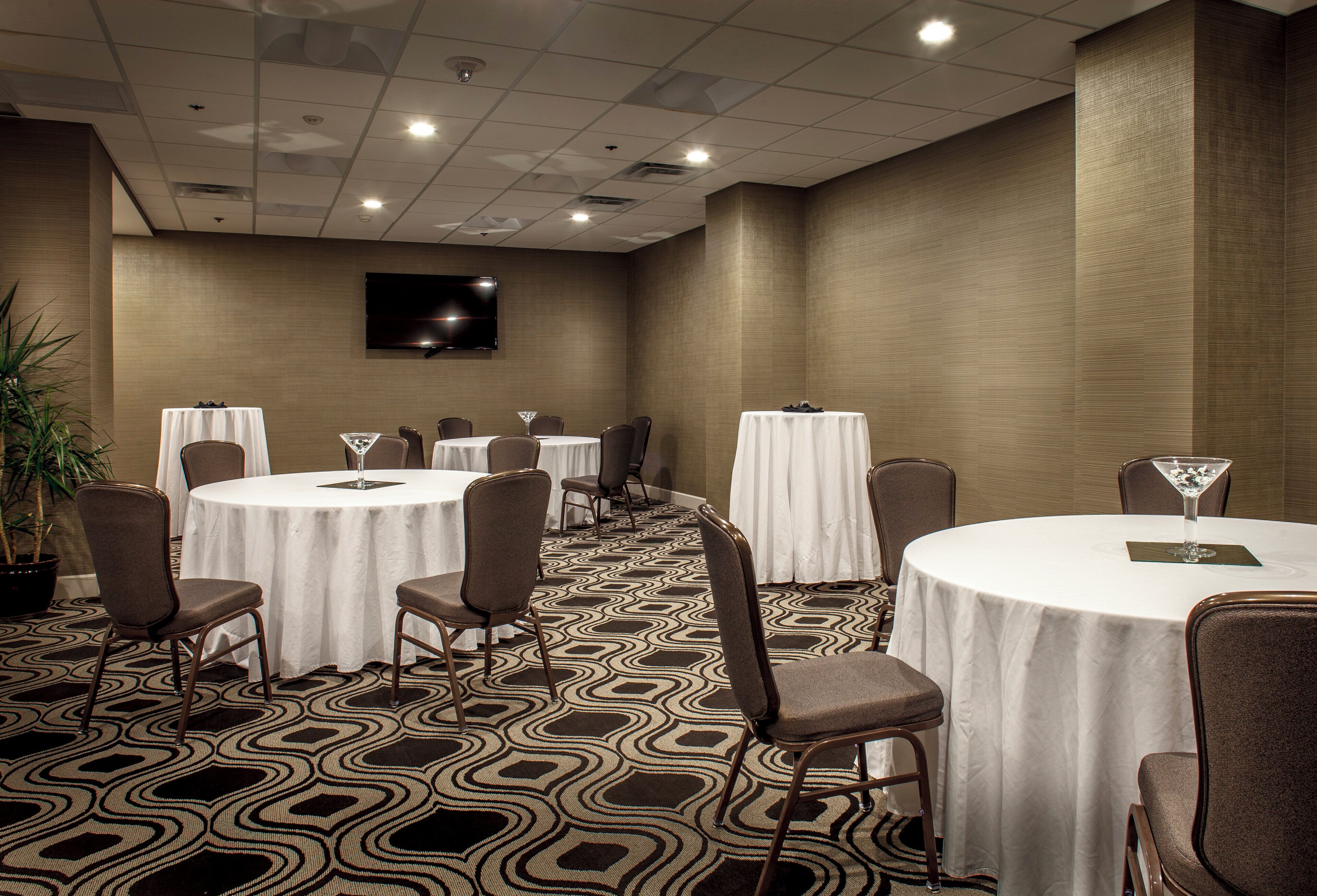 Photo - Crowne Plaza Phoenix Airport - PHX by IHG