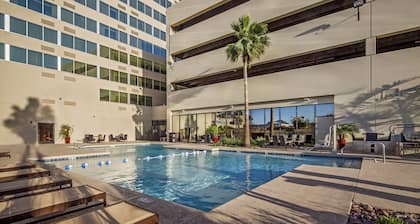 Crowne Plaza Phoenix Airport - PHX by IHG