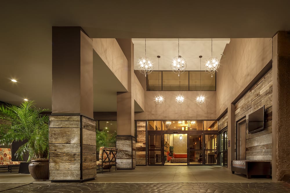 Crowne Plaza Phoenix Airport - PHX by IHG