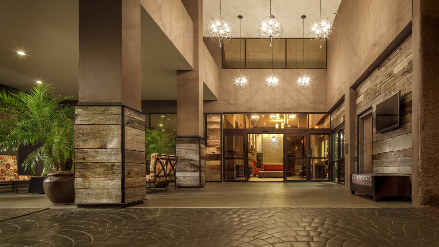 Crowne Plaza Phoenix Airport - PHX by IHG