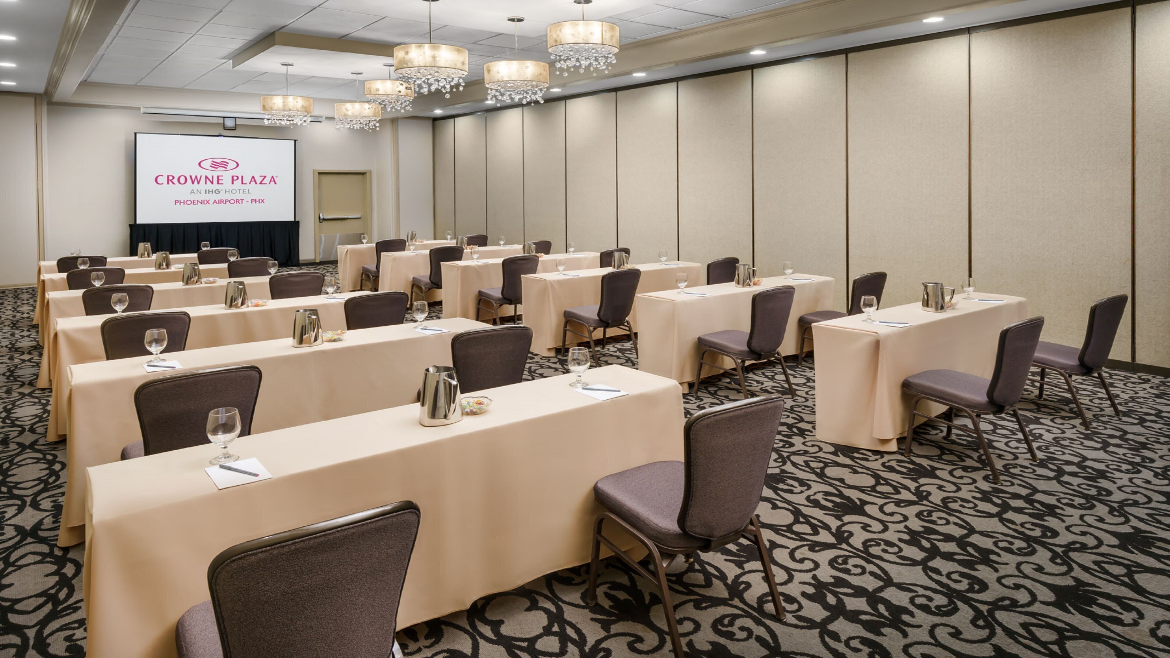 Photo - Crowne Plaza Phoenix Airport - PHX by IHG
