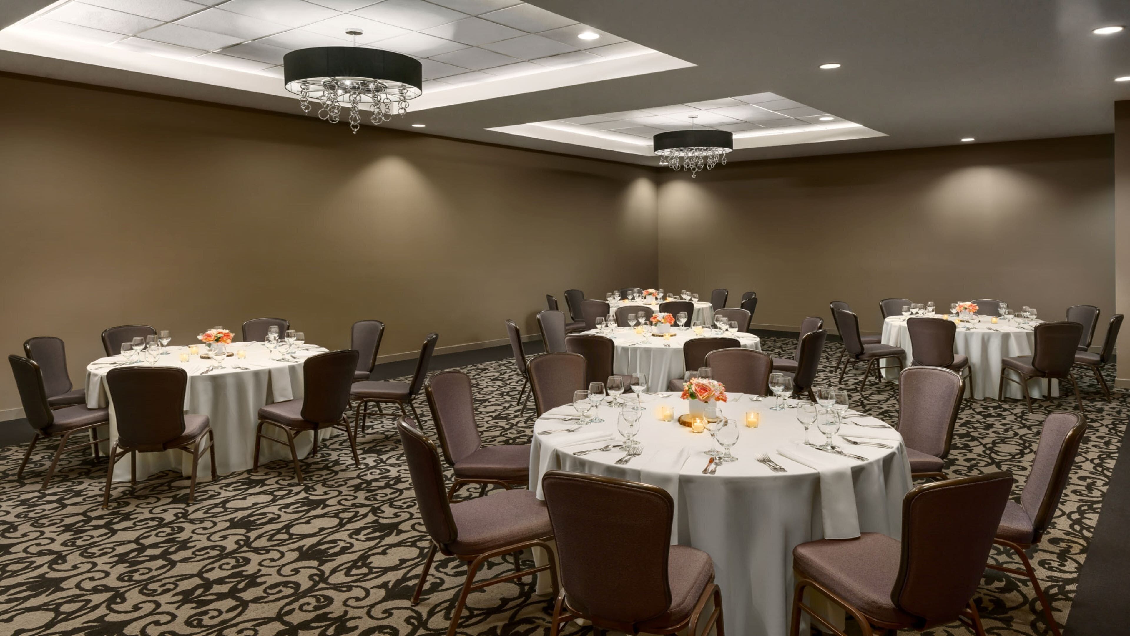Photo - Crowne Plaza Phoenix Airport - PHX by IHG