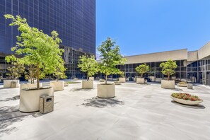 Hilton Los Angeles Airport, Los Angeles: Room, Prices & Reviews