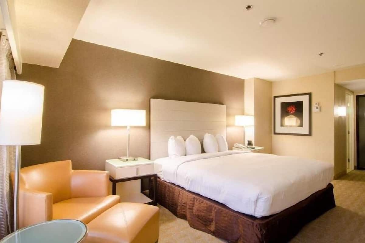 Premium bedding, pillow-top beds, in-room safe, desk