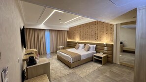 Deluxe Double Room-Cleopatra | Egyptian cotton sheets, minibar, in-room safe, desk - Pyramids Park Resort Cairo (Giza)