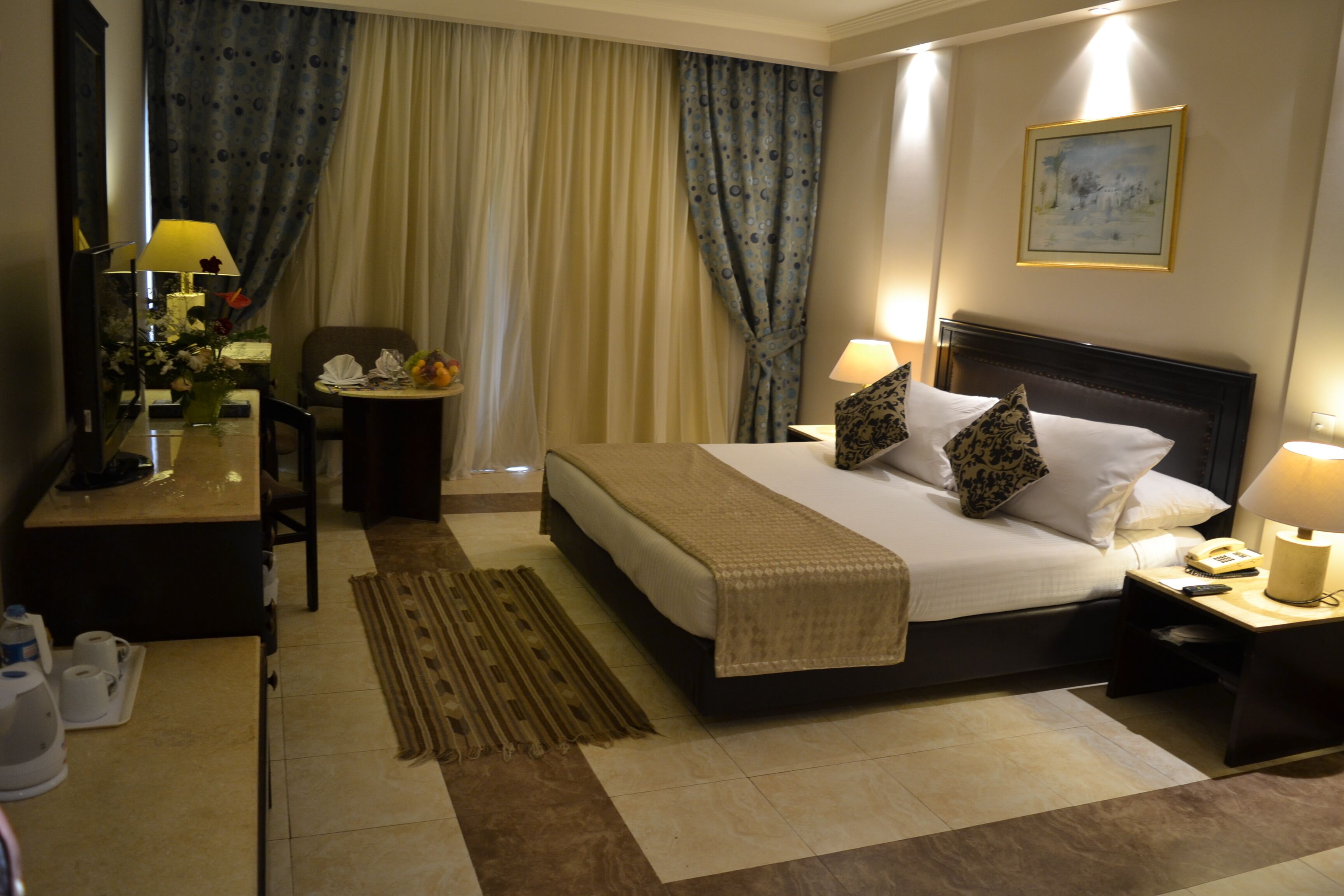 Premium bedding, minibar, in-room safe, desk