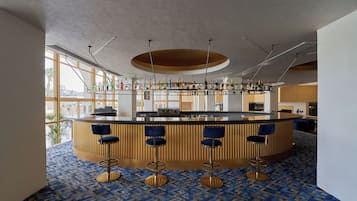 2 bares, salón en el lobby