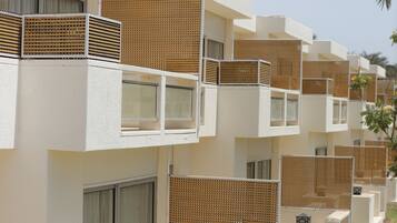 Standard Twin Room | Balcony