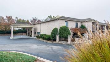 المنشأة من الخارج