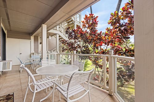 Suite, 2 Bedrooms, Garden View | Balcony view