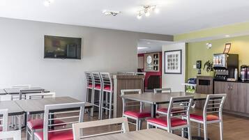 ๋งค์ผ ๋ทํ ๋ฌด๋ฃ ์์นจ ์์ฌ ํฌํจ