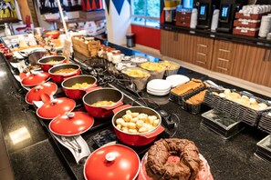 Daily full breakfast (BRL 53 per person) - ibis Fortaleza Praia de Iracema (Fortaleza)