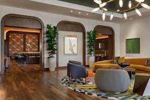 Lobby sitting area - Hotel Mockingbird, Dallas, A Tribute Portfolio Hotel (Dallas)