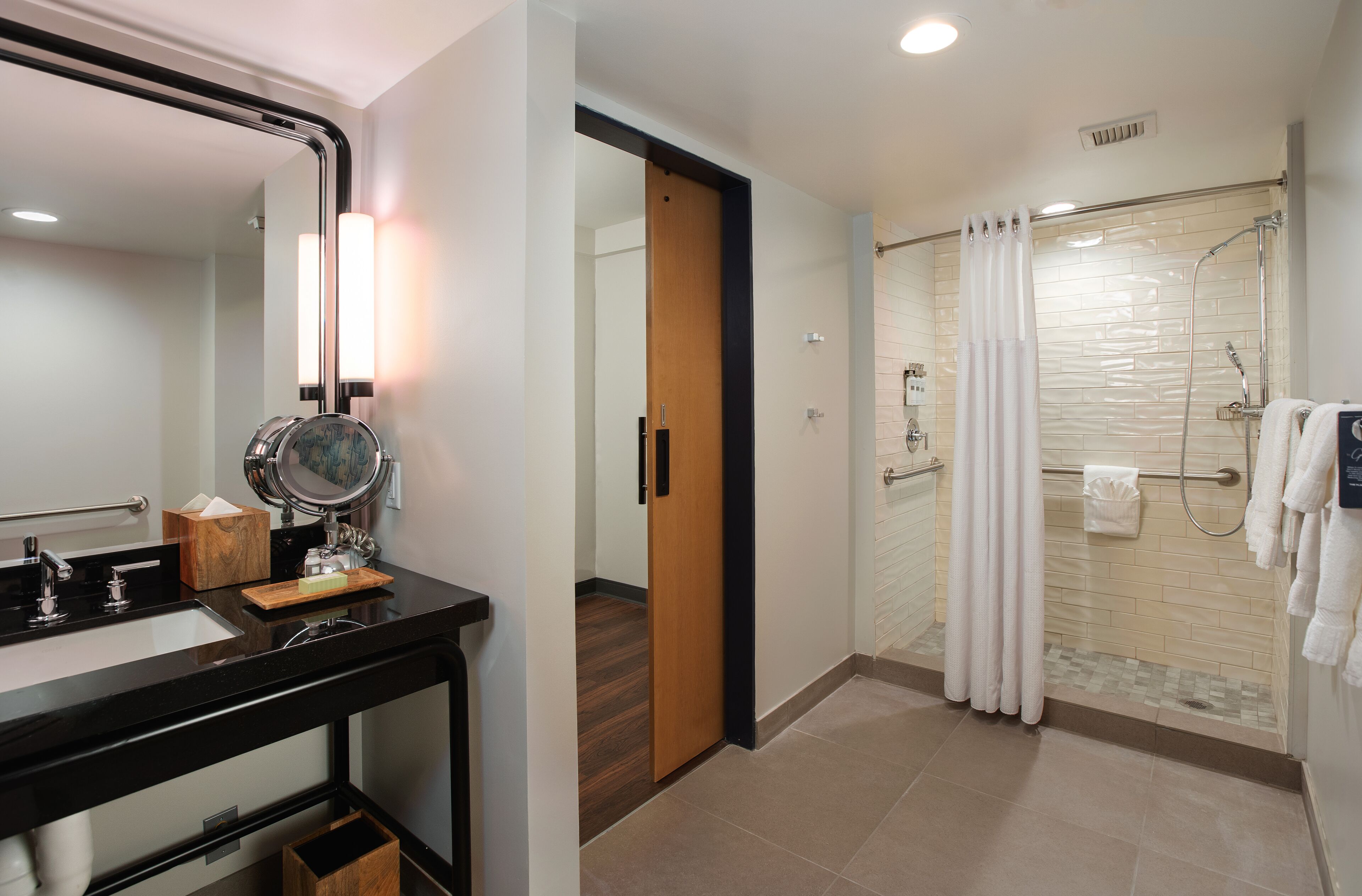 Room, 1 Queen Bed, Accessible | Bathroom | Eco-friendly toiletries, hair dryer, towels