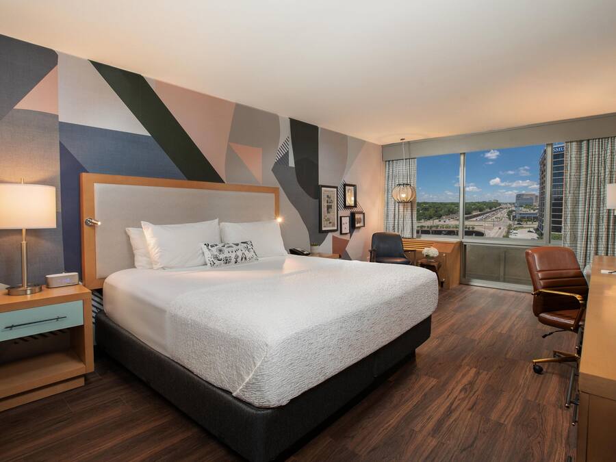 In-room safe, individually decorated, individually furnished, desk