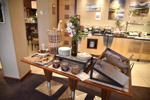 Daily buffet breakfast (EUR 18.00 per person)