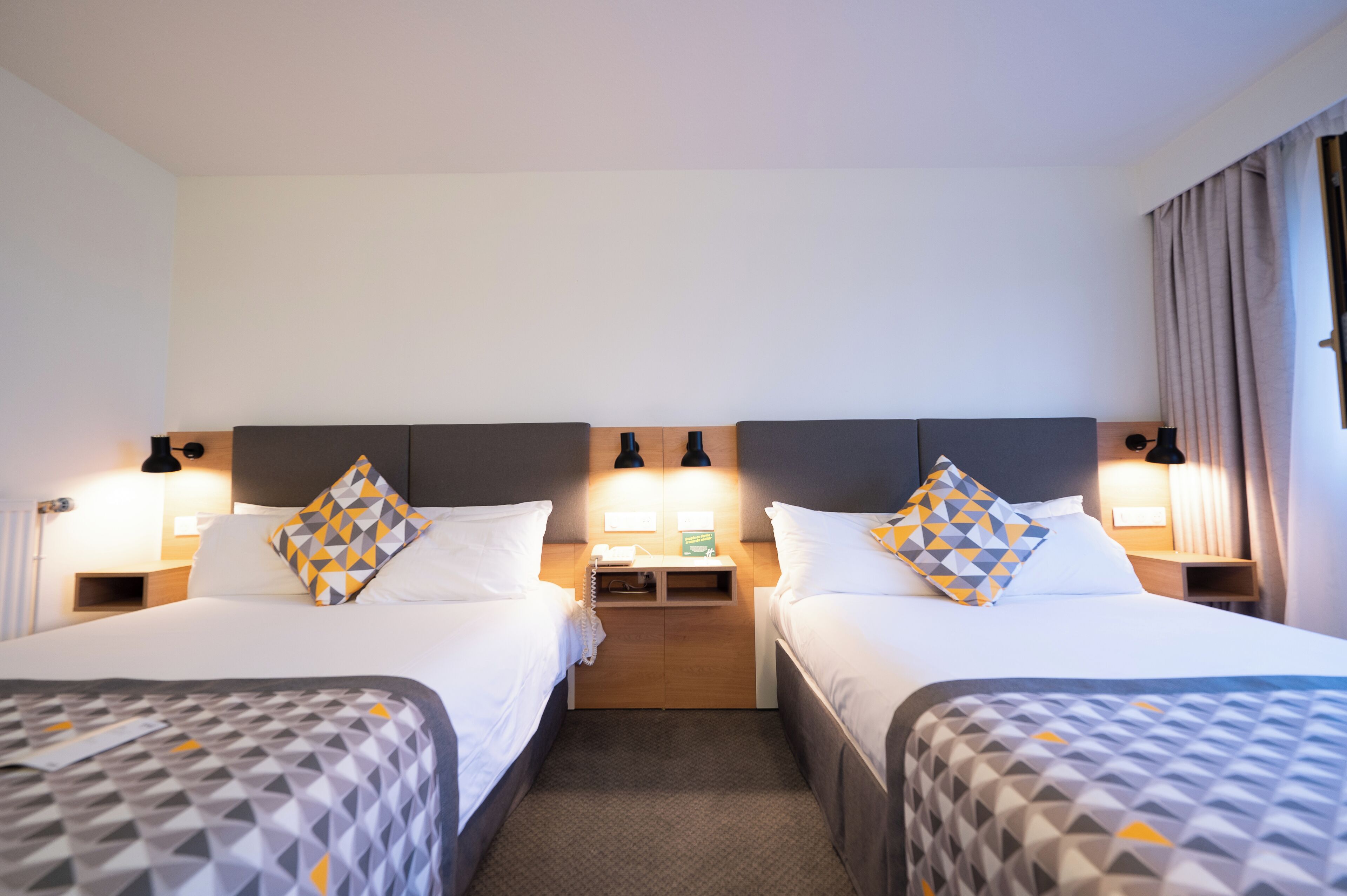 Standard Room | Minibar, desk, blackout drapes, iron/ironing board