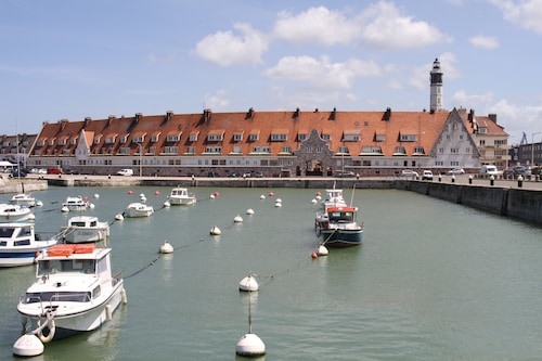 Holiday Inn Calais by IHG