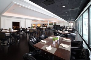 Päivittäinen buffetaamiainen maksusta