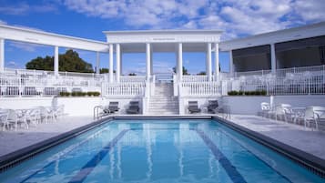 Indoor pool, seasonal outdoor pool, pool umbrellas, sun loungers