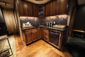 Refrigerador, microondas, cafetera/tetera