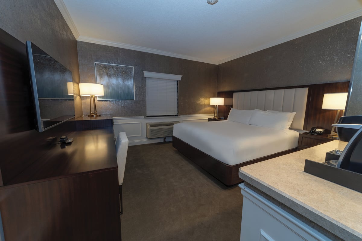 Chambre Luxe, 1 très grand lit | Draps en coton égyptien, literie de qualité supérieure, surmatelas