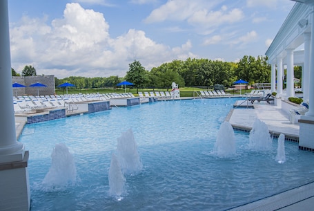 Indoor pool, seasonal outdoor pool, pool umbrellas, sun loungers