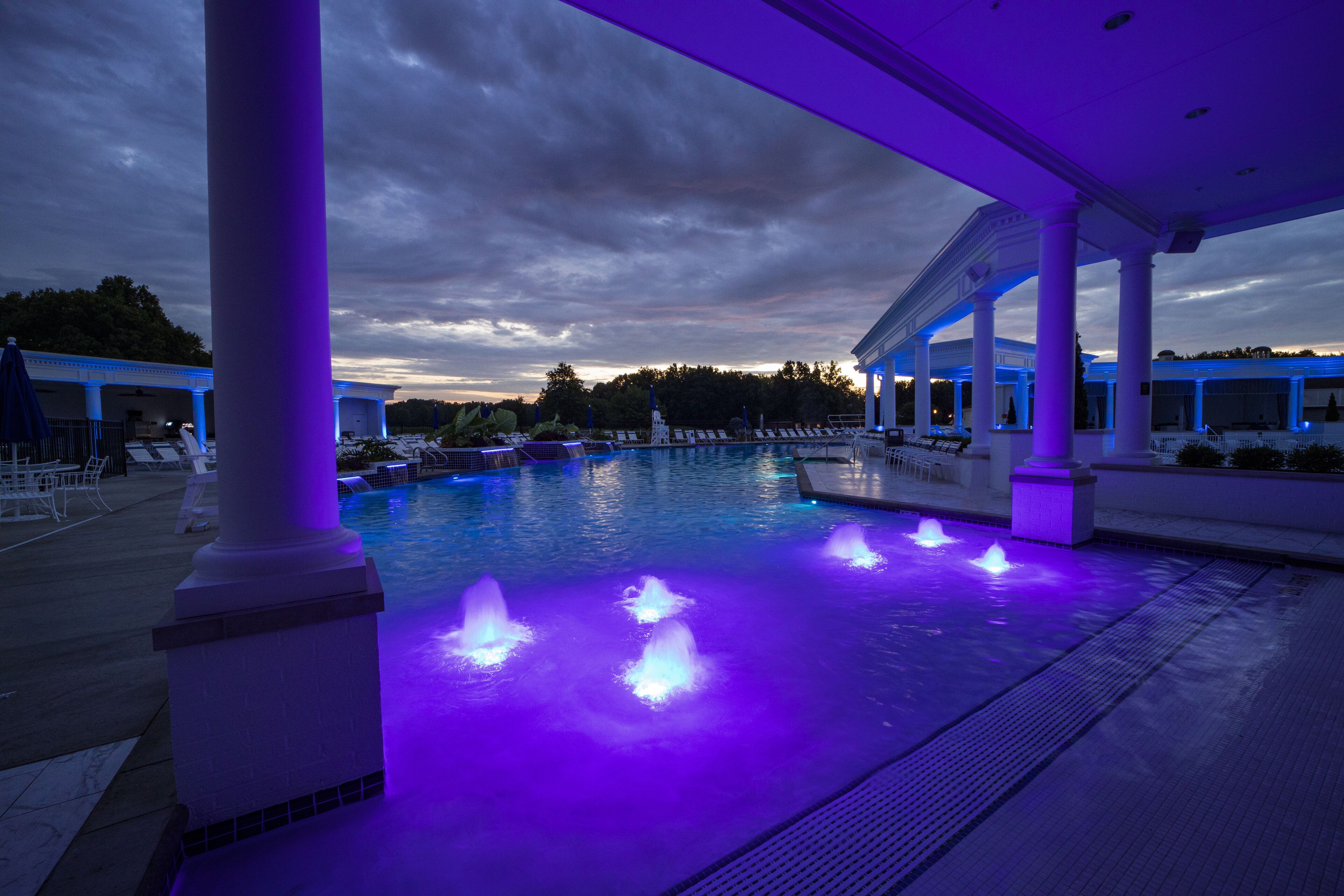 Indoor pool, seasonal outdoor pool, pool umbrellas, sun loungers