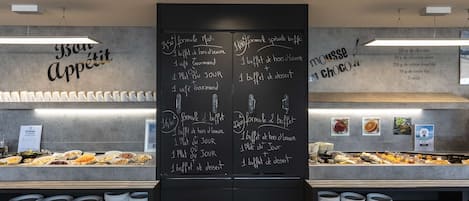 Der serveres morgenmad, frokost og aftensmad