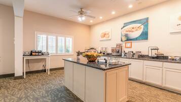 Free daily continental breakfast