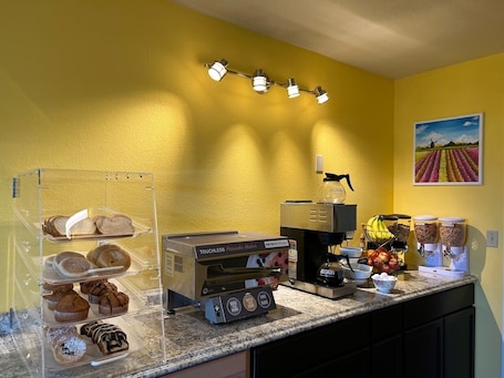 Free daily continental breakfast. Ocean Star Inn