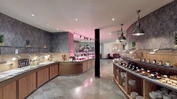 Buffet breakfast for a fee on weekends