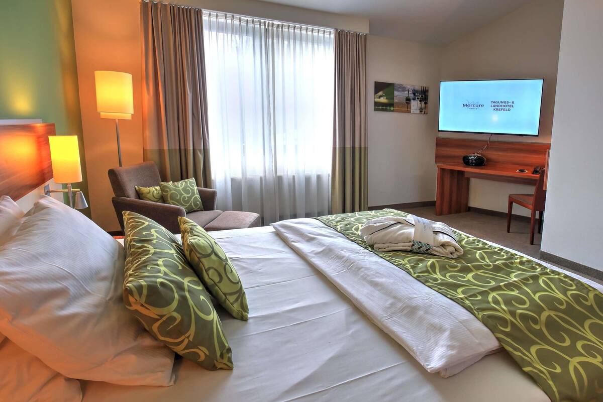 Superior Room, 1 King Bed