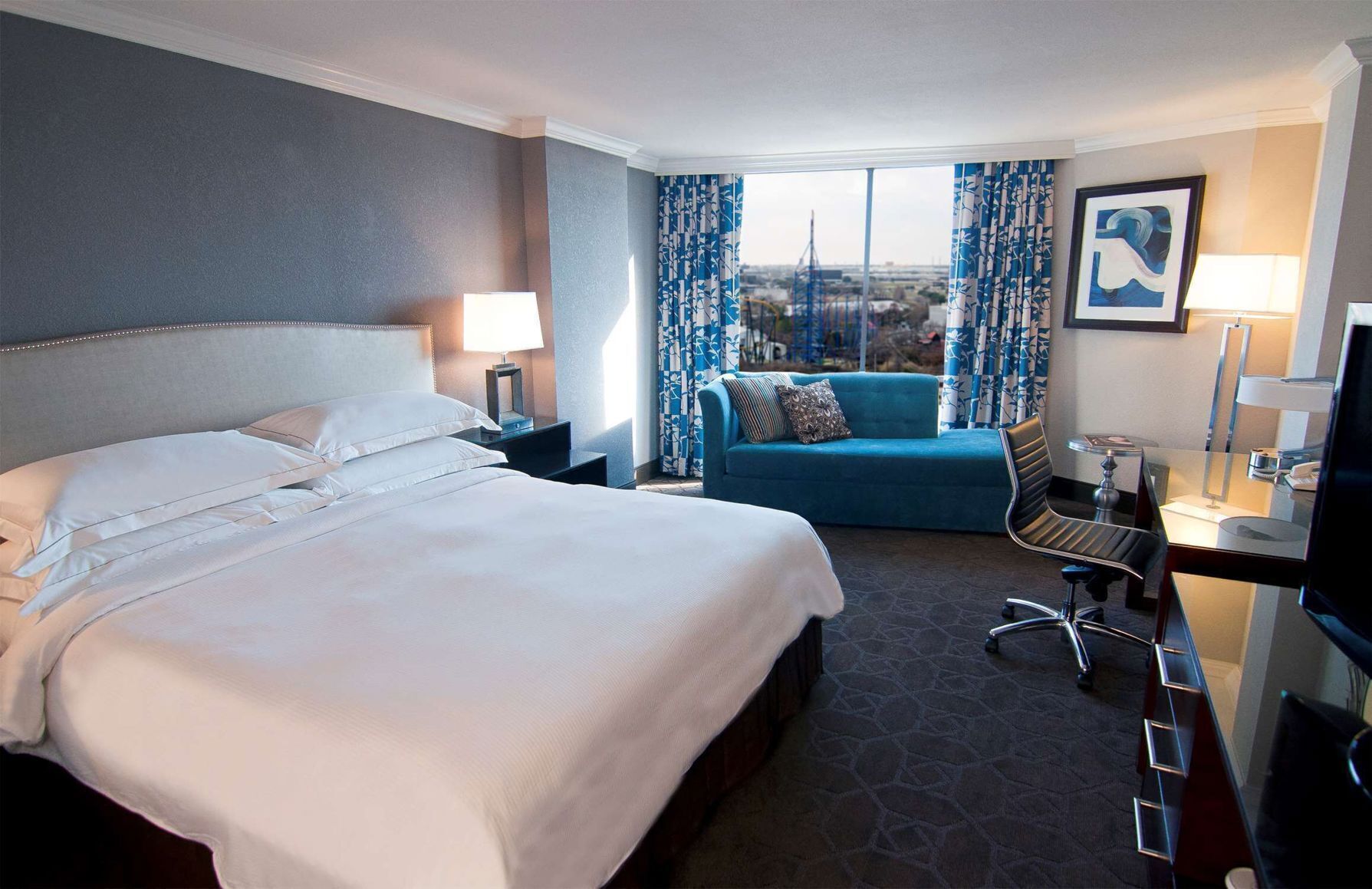1 bedroom, premium bedding, in-room safe, desk