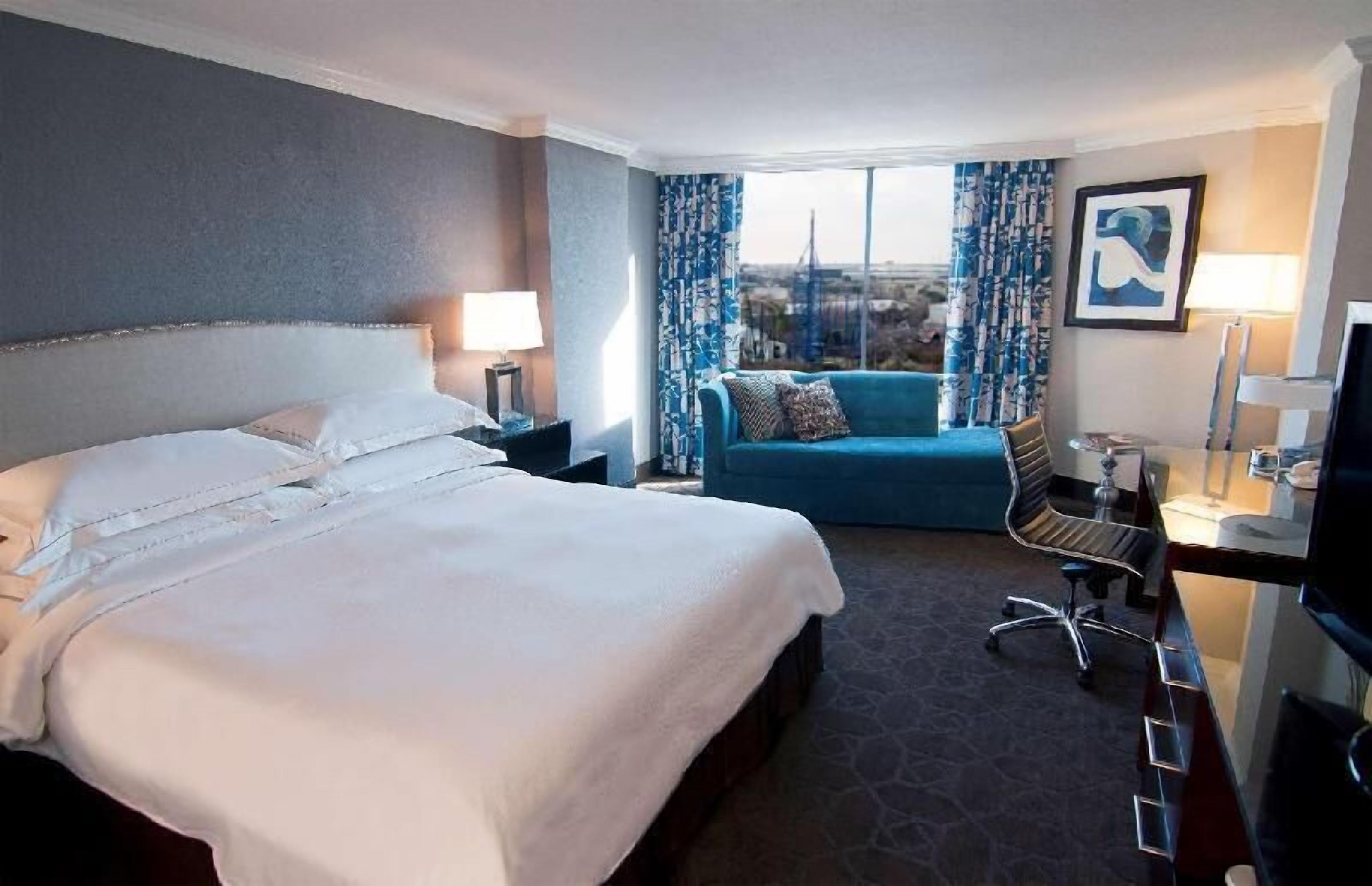 1 bedroom, premium bedding, in-room safe, desk