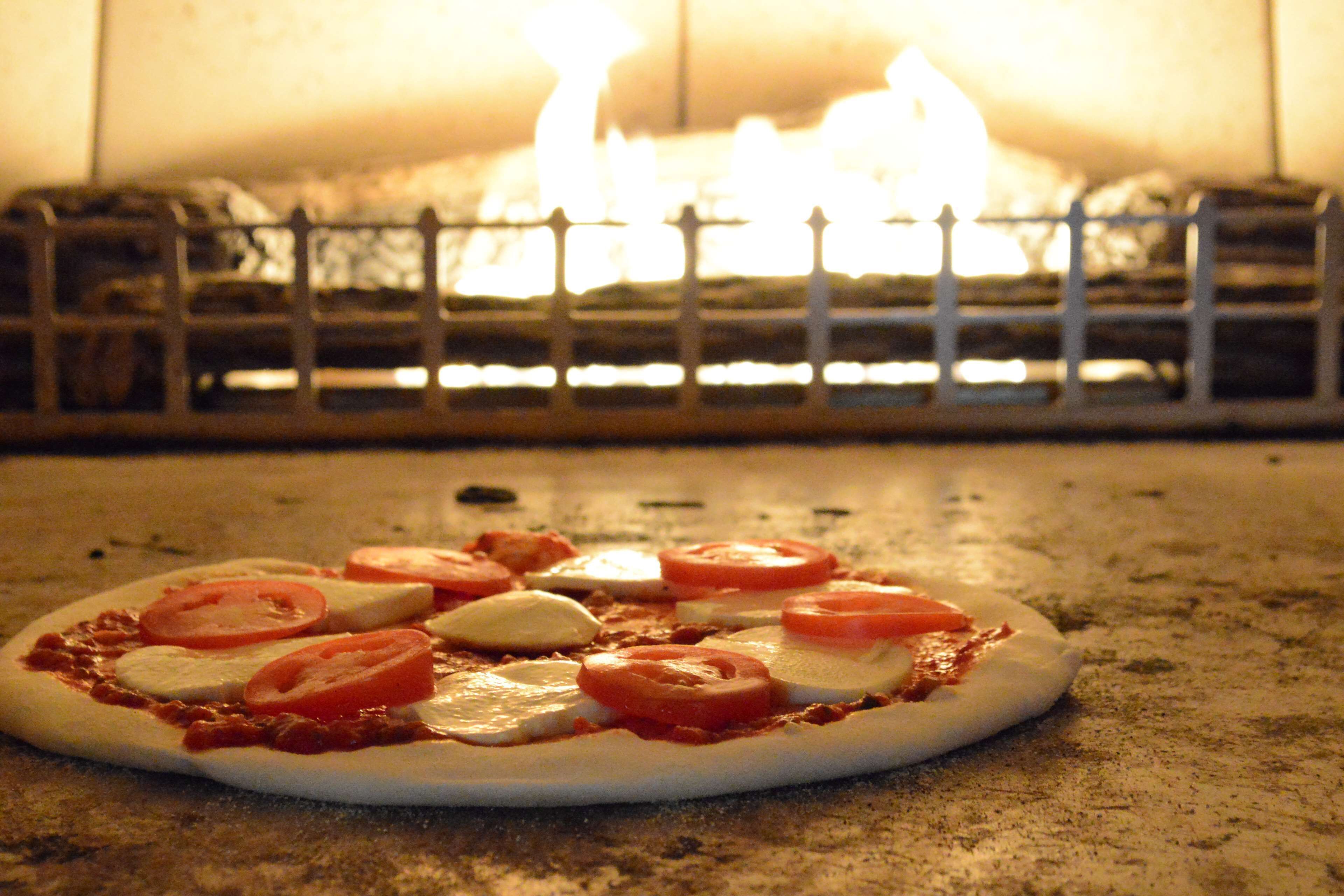 2 restaurants, breakfast, lunch, dinner served; american cuisine