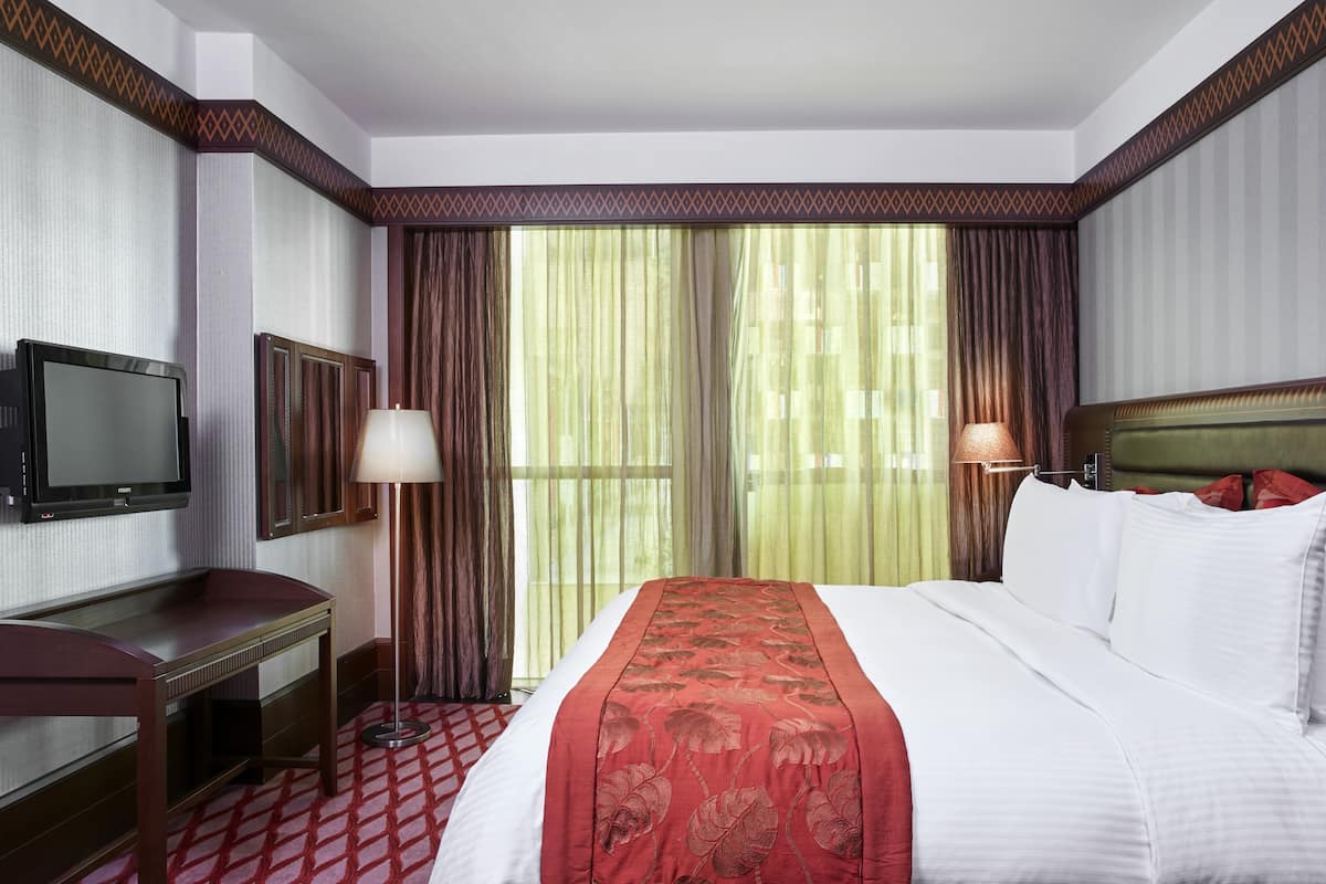 1 bedroom, minibar, in-room safe, desk