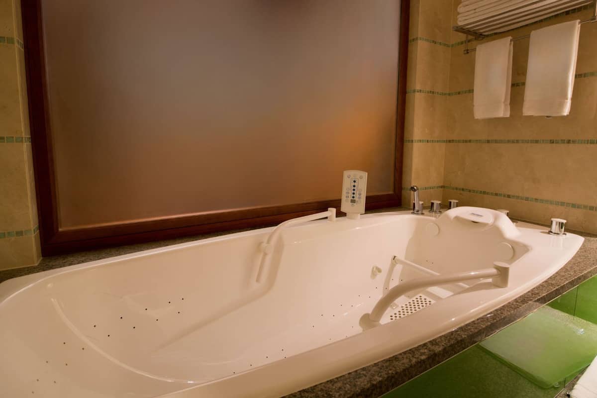 1 bedroom, minibar, in-room safe, desk