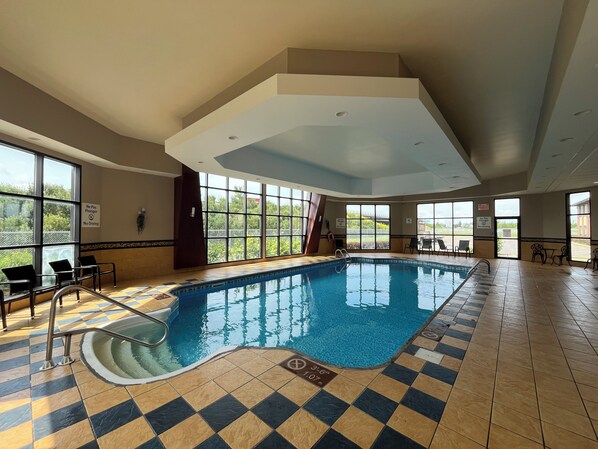 Indoor pool - Quality Inn Saint-Jean-sur-Richelieu (Saint-Jean-Sur-Richelieu)