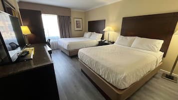 Chambre Standard, 2 grands lits, non-fumeurs | Bureau, chambres insonorisées, fer et planche à repasser