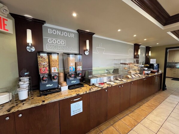 Free daily buffet breakfast 