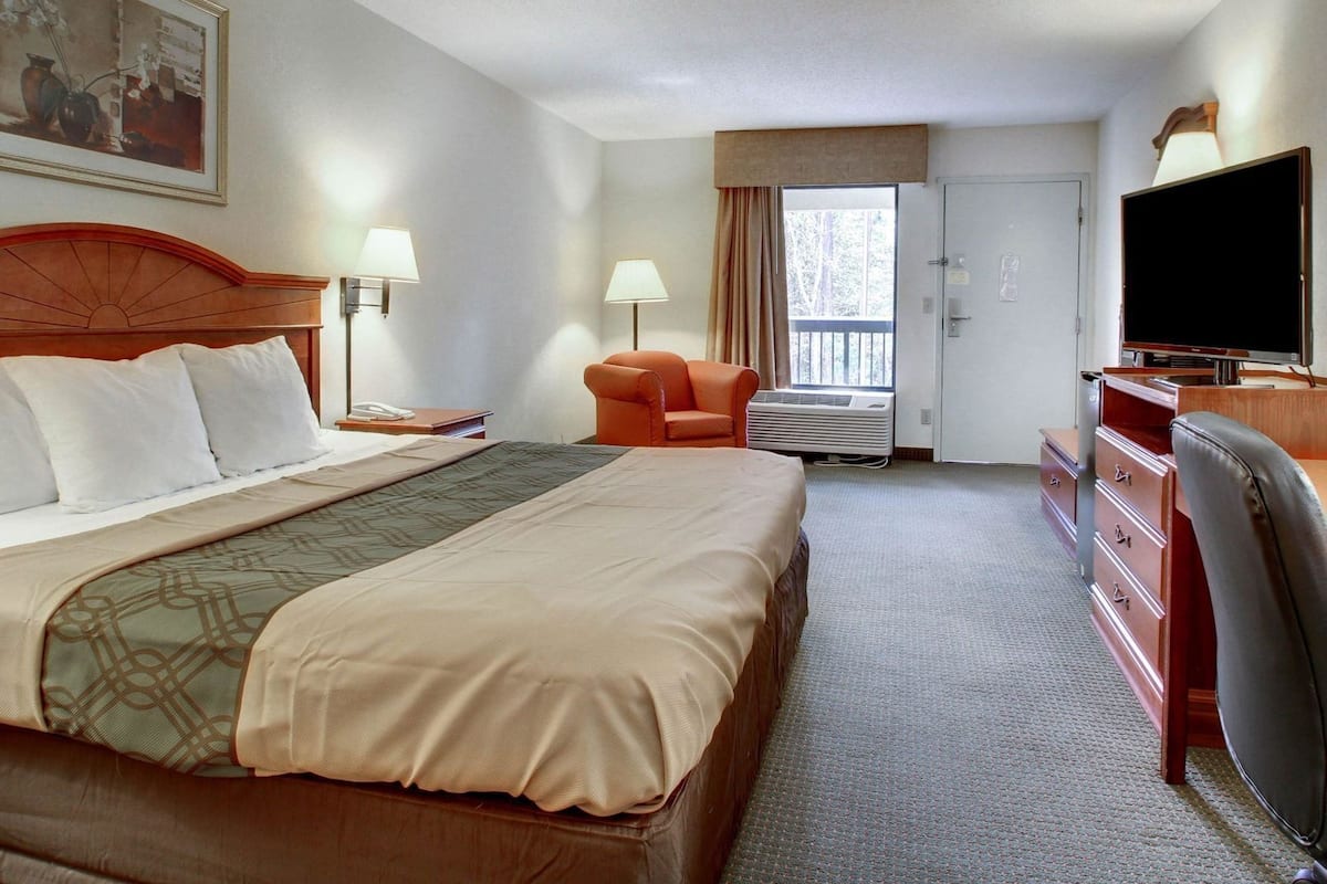 Individuell dekoriert, individuell eingerichtet, Schreibtisch